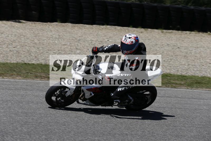 /15 22.05.2026  Plüss Moto Sport  Discover the Bike ADR /Gruppe gruen - Bike 1/4